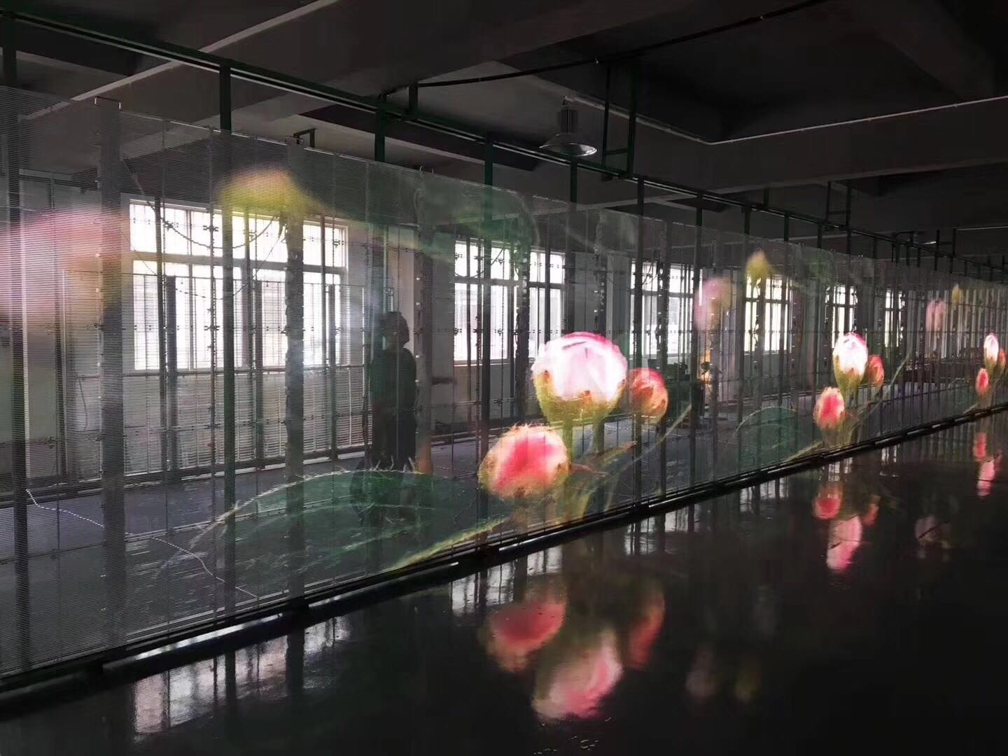 LED透明顯示屏的分辨率與透光性如何取舍？